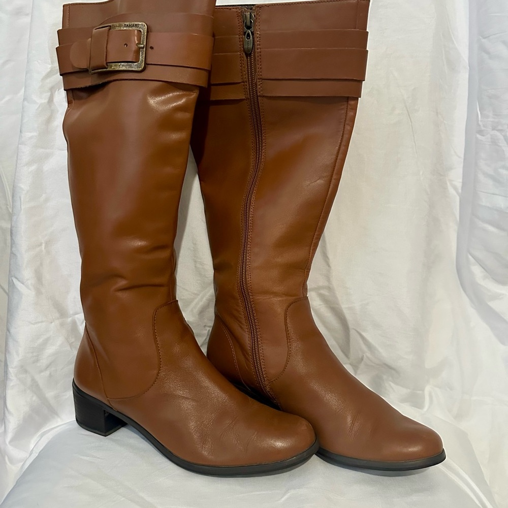 Tahari Kaley Knee High Brown Leather Boots 8M Side Zip Buckle Riding Style